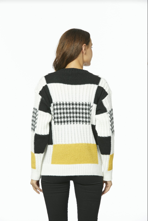 Chic Houndstooth - Contrast Sweater